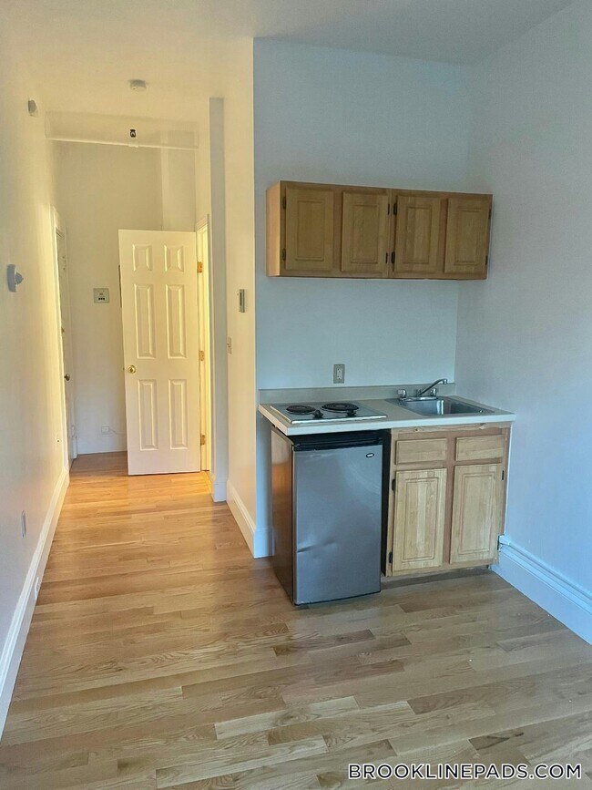 Foto del edificio - 1077 Beacon St