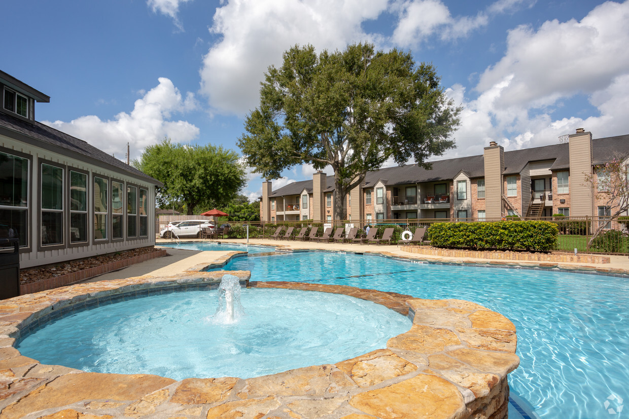 Piscina - Broadstone Briar Forest