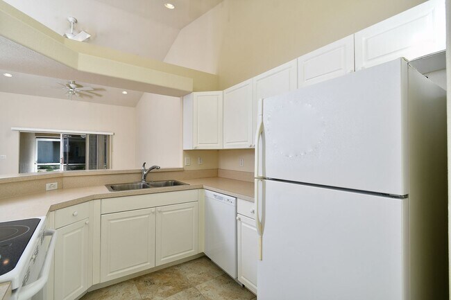 Building Photo - 2 Bed, 2Bath 2 Car Garage  With many extras included