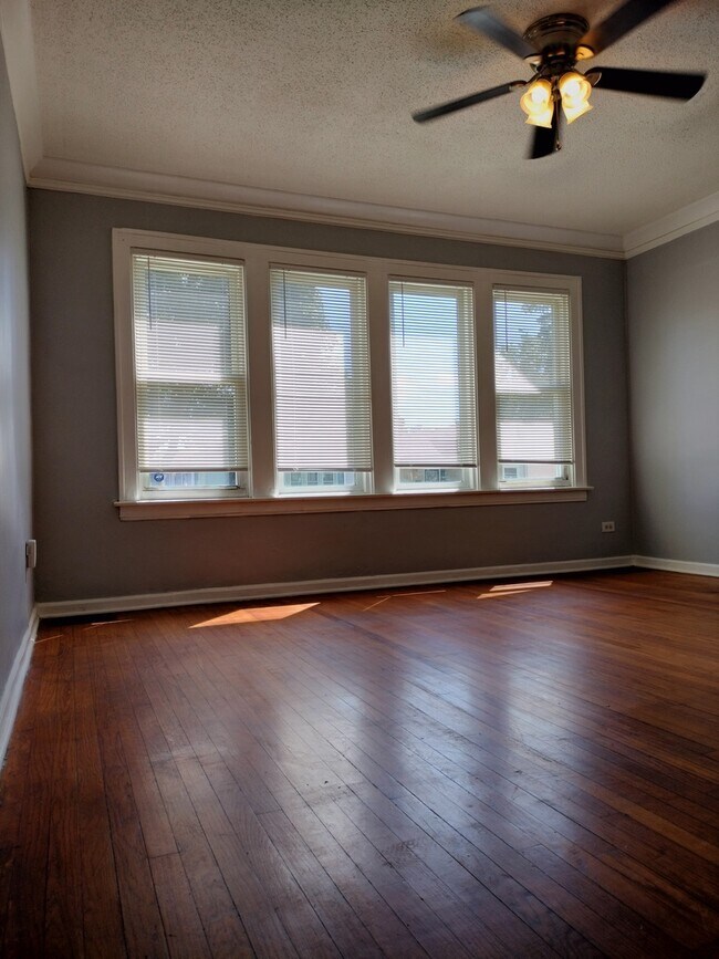 Foto del edificio - 11142 S Eggleston Ave