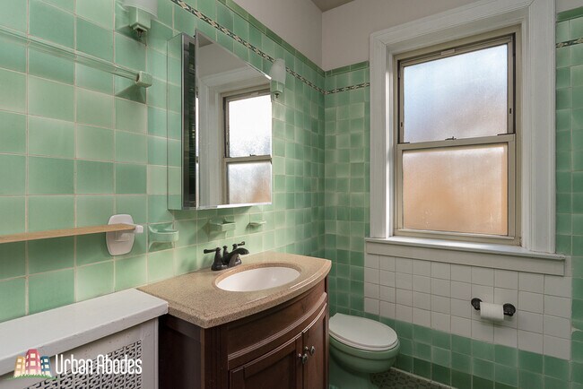 Building Photo - 1527 W Pratt Blvd