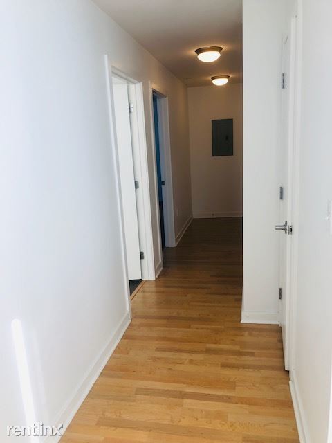 Building Photo - 2 br, 1 bath  - 3300 Henry Ave # 200