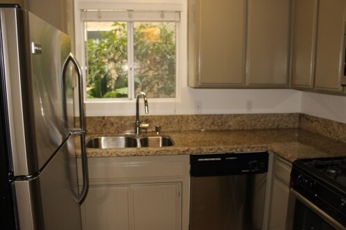 Building Photo - 1541 Bundy Dr