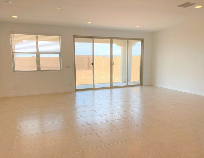 Foto del edificio - 9426 W Devonshire Ave