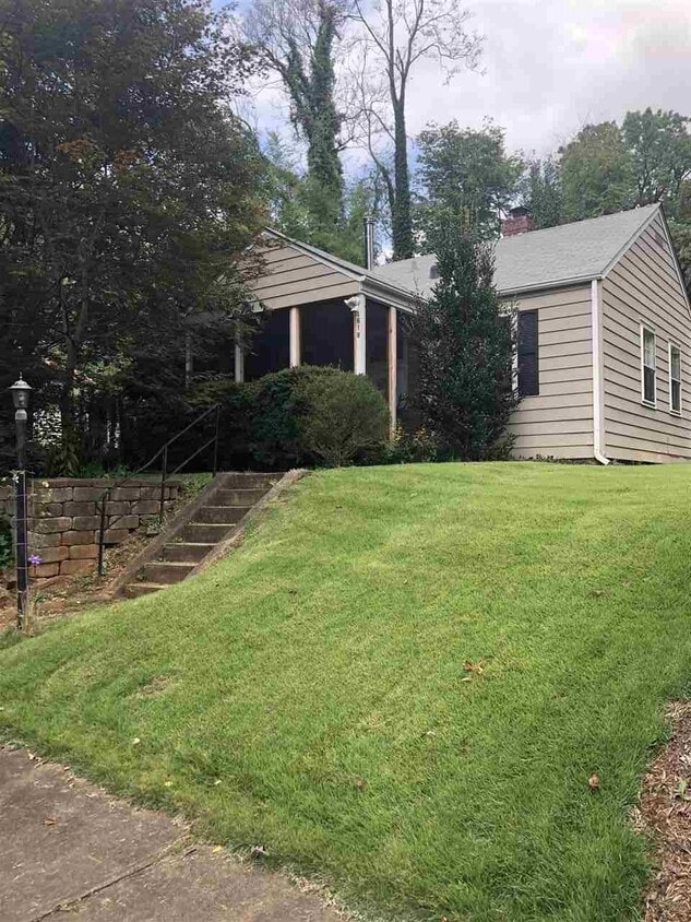 Primary Photo - 1619 Mason Ln
