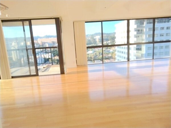 Foto del edificio - 10790 Wilshire Blvd