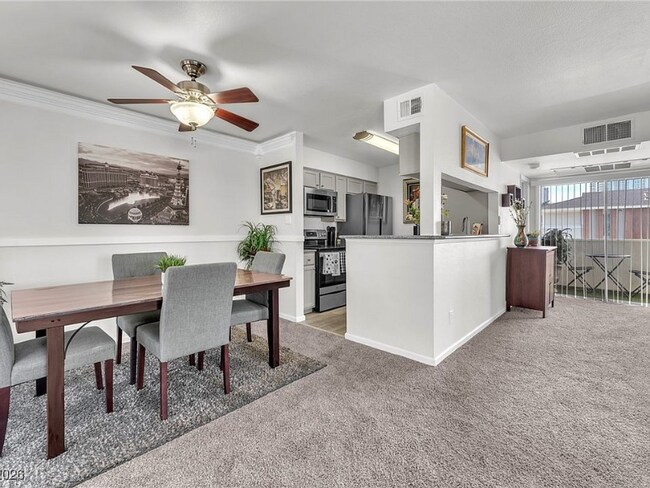 Foto del edificio - 714 Oakmont Ave