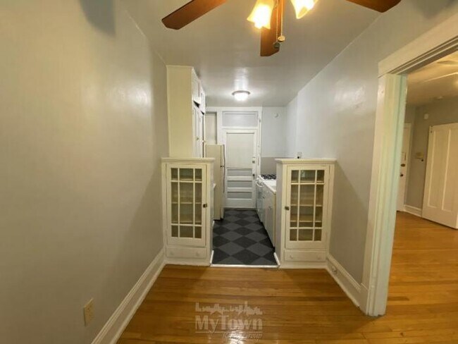 Foto del edificio - 0 bedroom in Chicago IL 60618