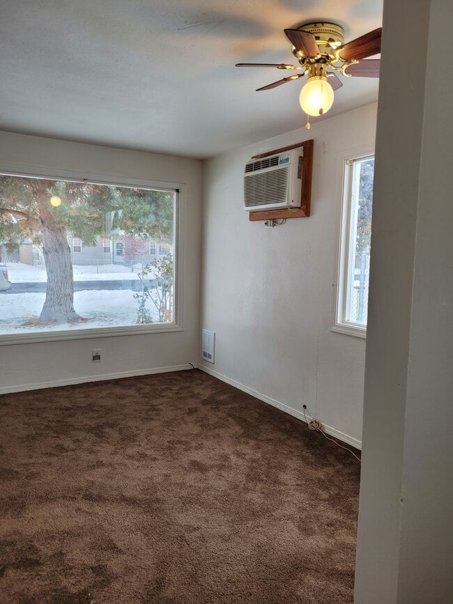 Foto del edificio - FREE JUNE RENT w/ One Year Lease