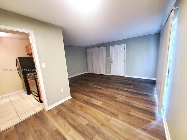 Foto del edificio - 507 NW 39th Rd