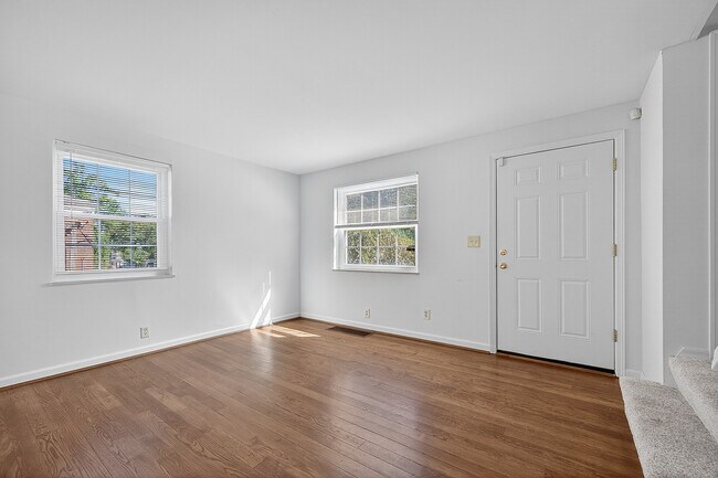 Suelos de madera dura - Erie Townhomes
