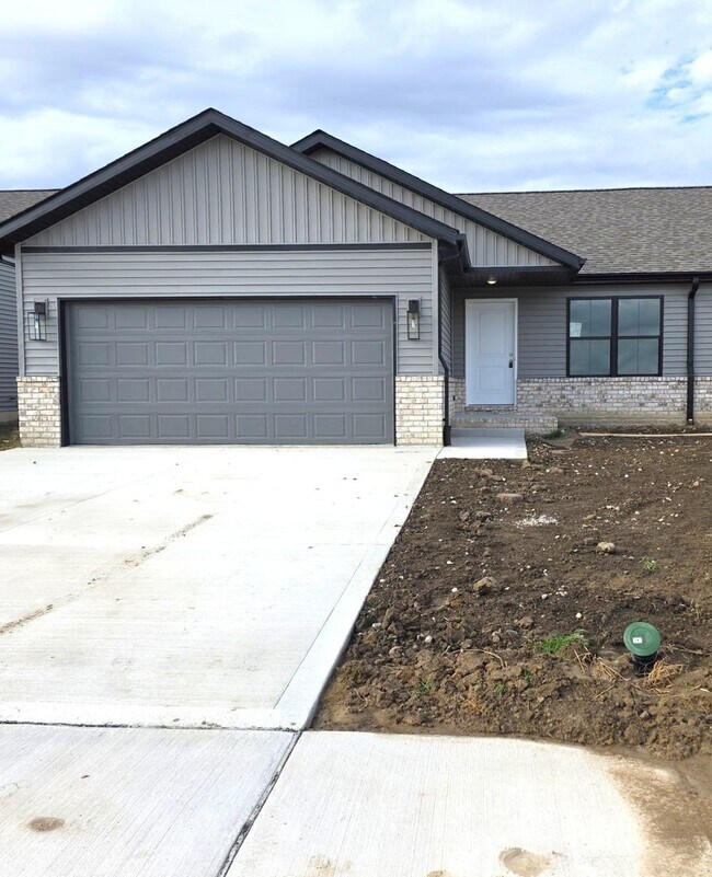 Building Photo - 120 Crimson Ct