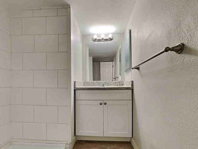 Foto del edificio - 6930 Sugar Creek Cir
