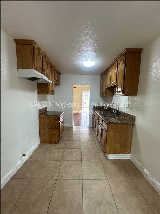 Foto del edificio - 1143 W 91st St