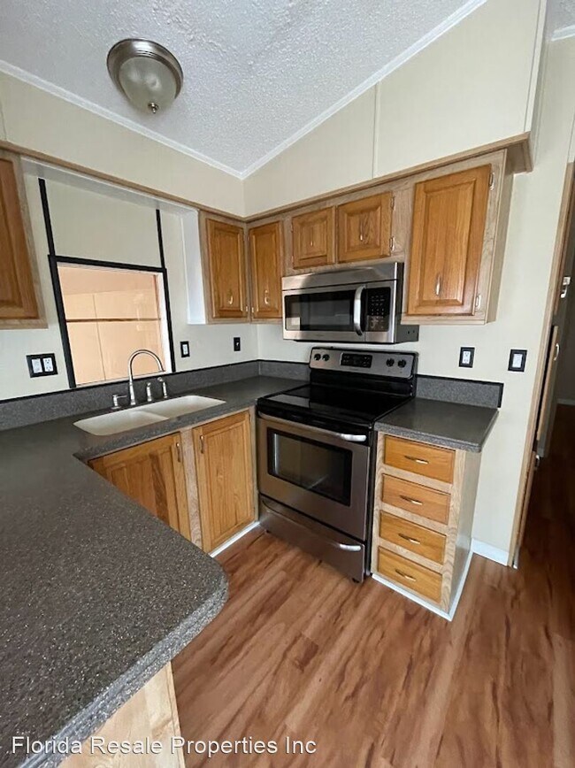 Building Photo - 1 br, 1 bath House - 10726 EVERGLADES KITE...