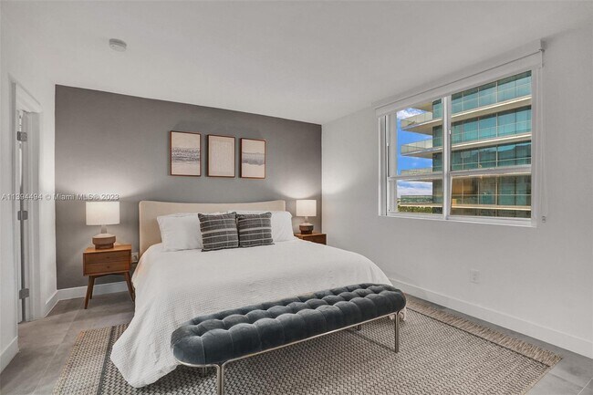 Foto del edificio - 10185 Collins Ave