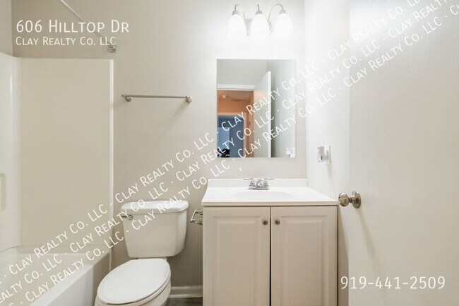 Foto del edificio - 606 Hilltop Dr