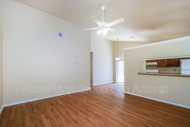 Foto del edificio - 14430 Edgemont St