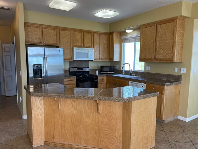 Foto del edificio - Gated Community - Walk to New Hogan - 4br/...