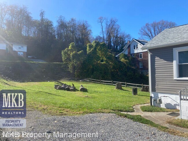 Foto del edificio - 2 br, 1 bath House - 1015 Whitman St. SE