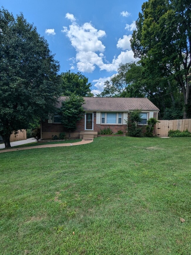 Building Photo - 3321 Mimosa Dr