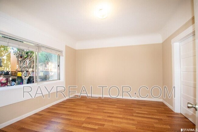 Foto del edificio - 3175 24th St