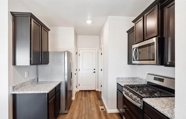 Foto del edificio - 828 Hearthstone Ave