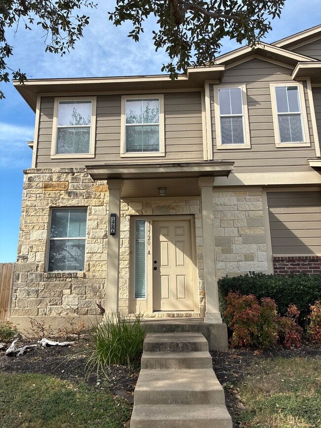 Foto del edificio - Beautiful 3BR 2BA Home w/ Fenced Backyard • In-Unit Laundry • Attached Garage in Pflugerville