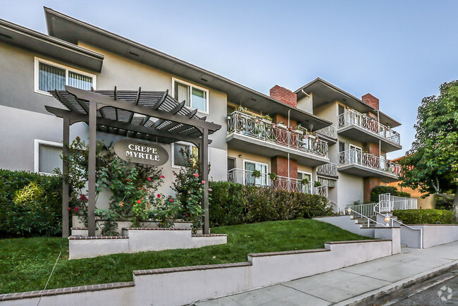 Crepe Myrtle Apartments