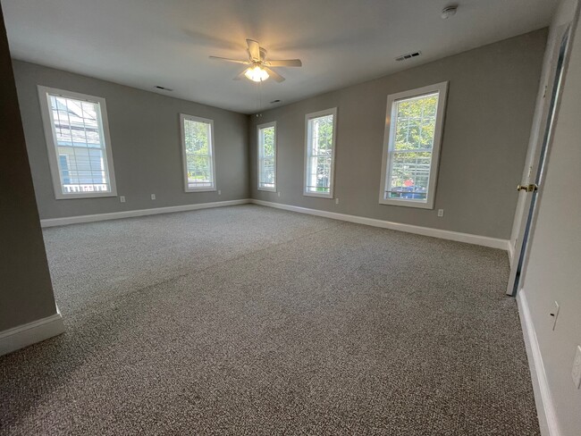 Family Room - 230 Greenwood Ave