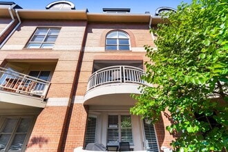 Building Photo - 1682 N Quinn St