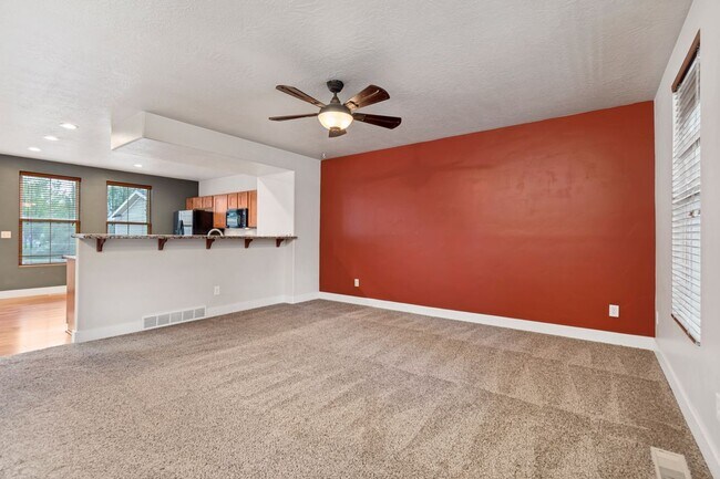Foto del edificio - 10634 Topview Rd