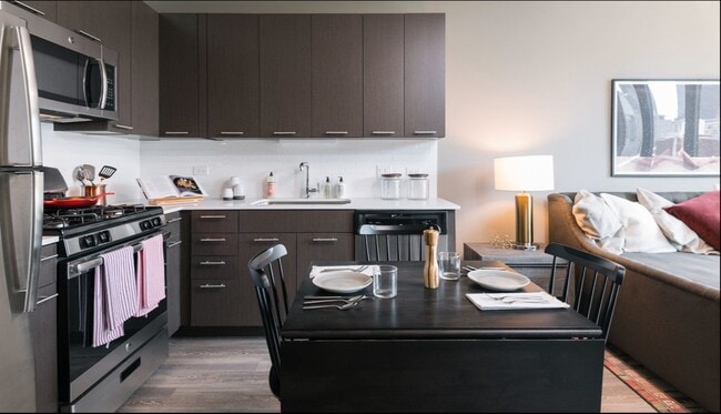 Photo - 155 W Erie St Apartment