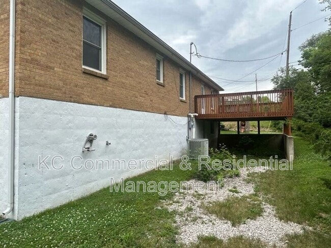 Building Photo - 6713 NW Evelyn St