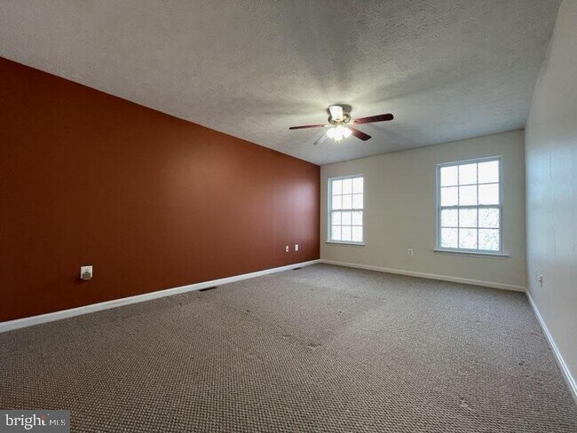 Foto del edificio - 47943 Piney Orchard St