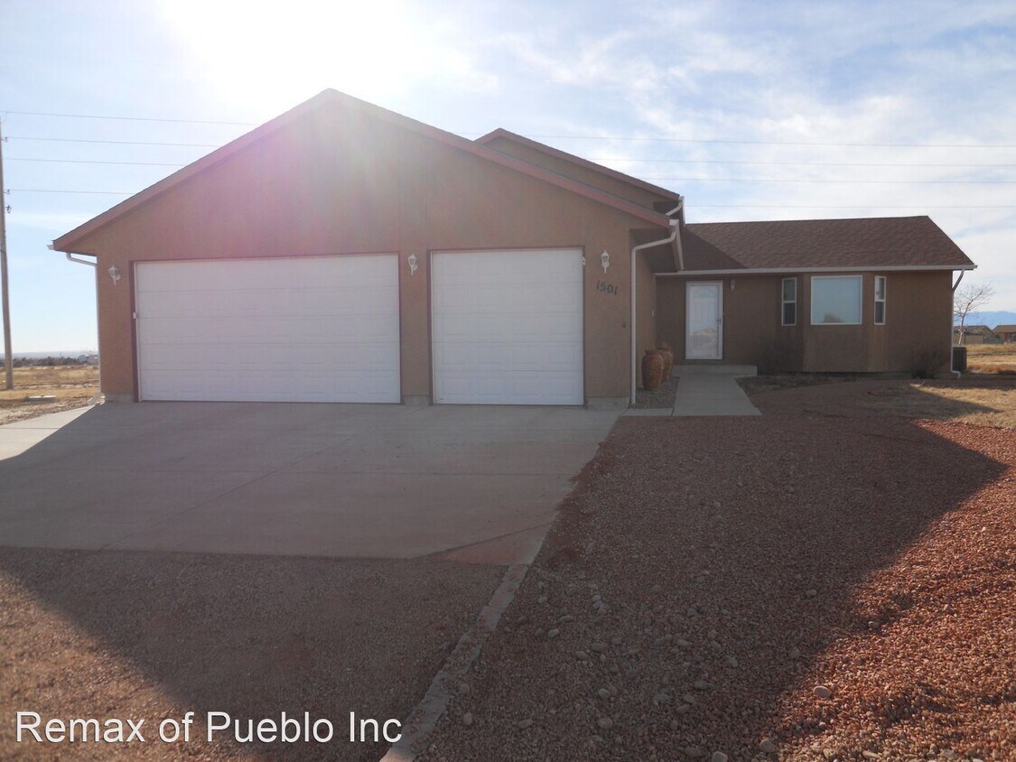 4 br, 3 bath House 1501 N. Gentry Ln House Rental in Pueblo West