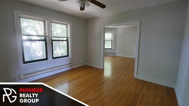 Foto del edificio - 1129 W Oakdale Ave