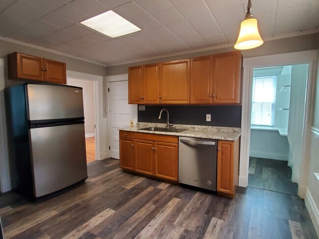 Foto del edificio - 136-138 West Center Street - Duplex