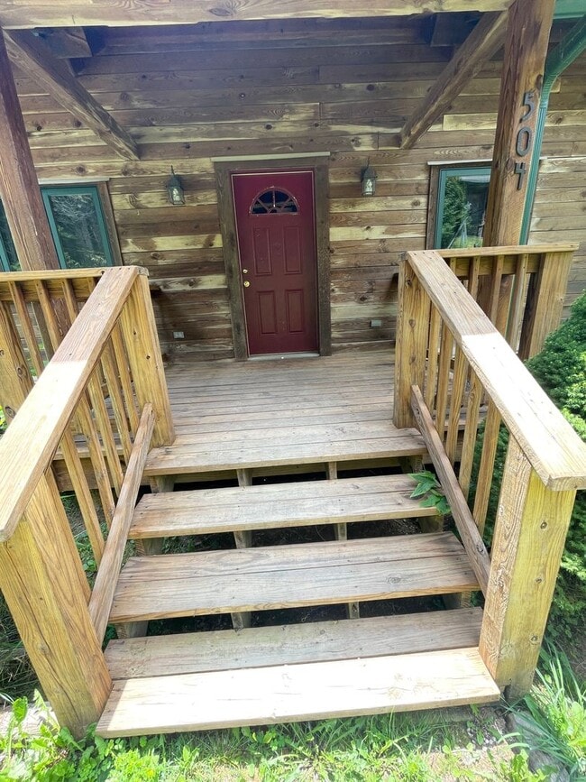 Building Photo - 504 Stuart Williams Rd