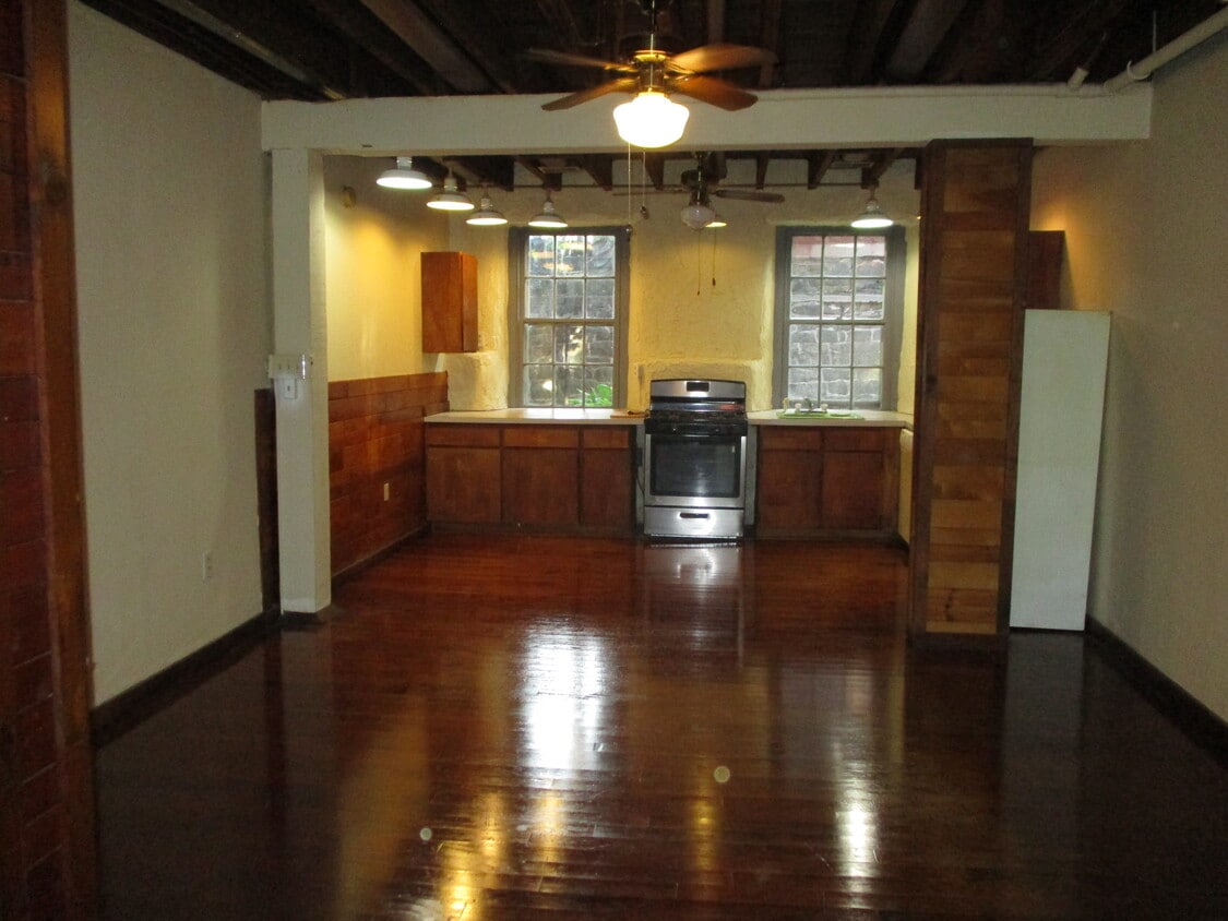 Living room, kitchen, dining - 37 Union St