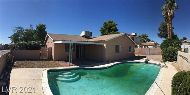 Foto del edificio - Gorgeous 4Bed/2Bath, 1-Story Home located in the West part of the valley