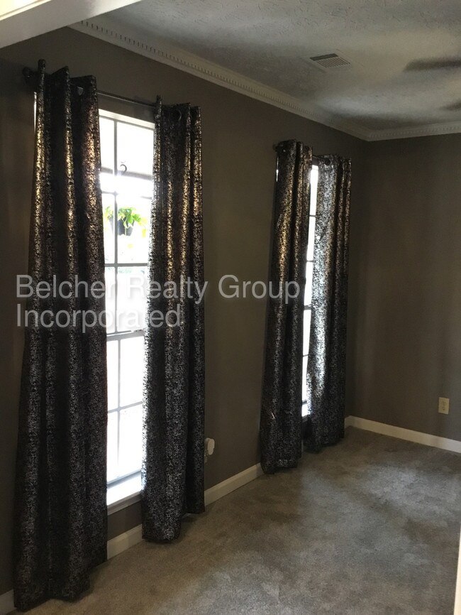 Building Photo - 8455 Glendevon Ct