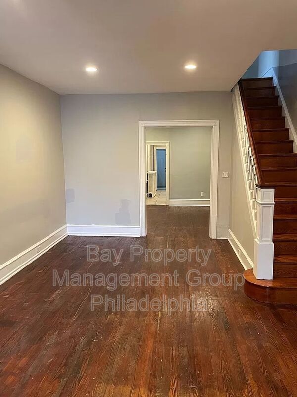 Building Photo - 1831 E Cambria St