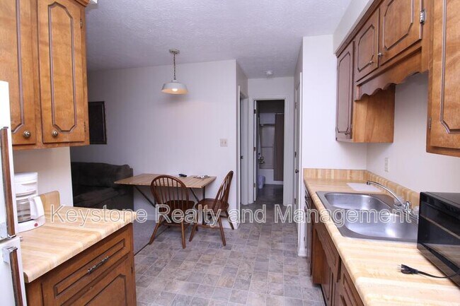 Foto del edificio - 102 Laurel Cove Dr