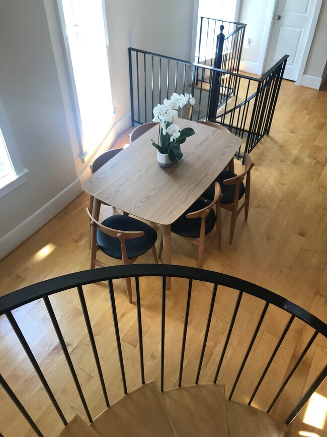 Foto del edificio - 703 6th St NW