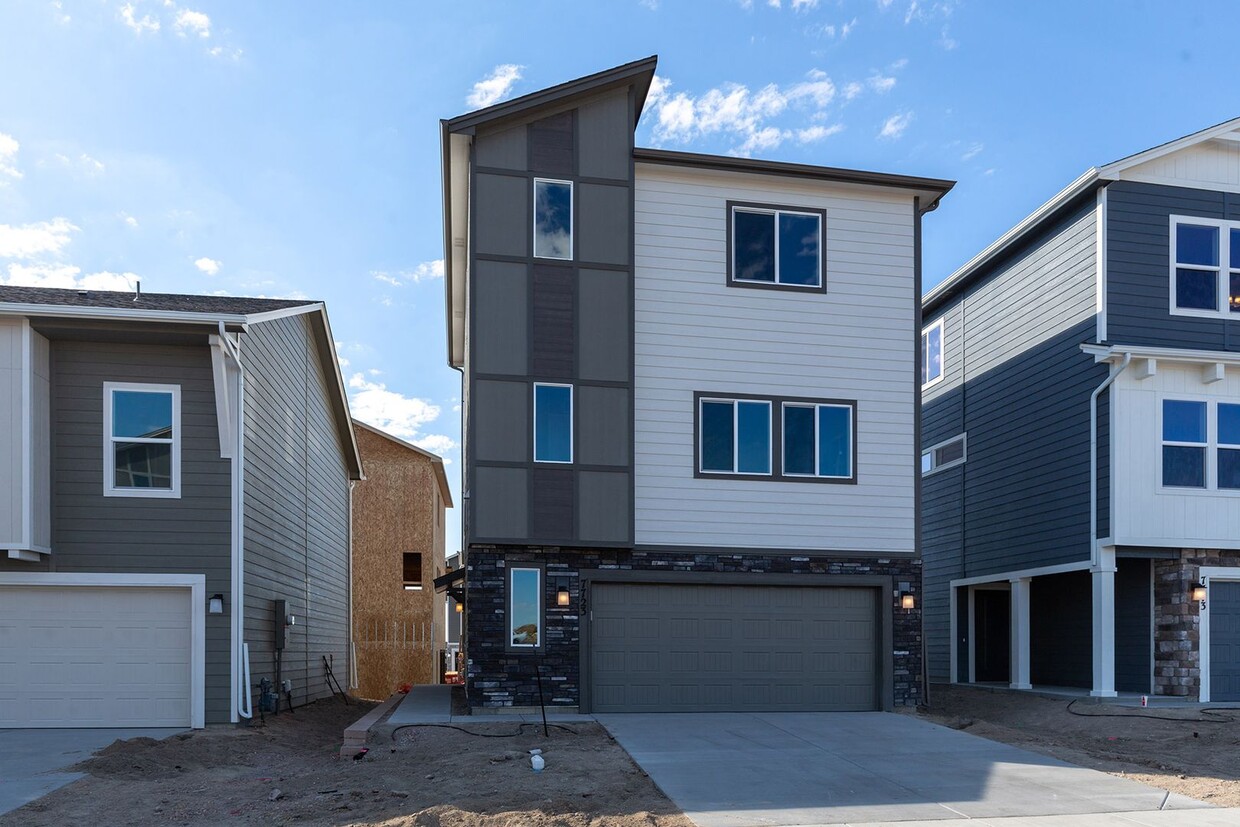 Foto principal - Single Family Home for Rent