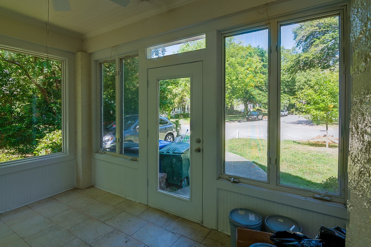 Interior - 2122 Marion St