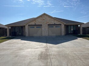 Building Photo - 5908 Cordillera Dr