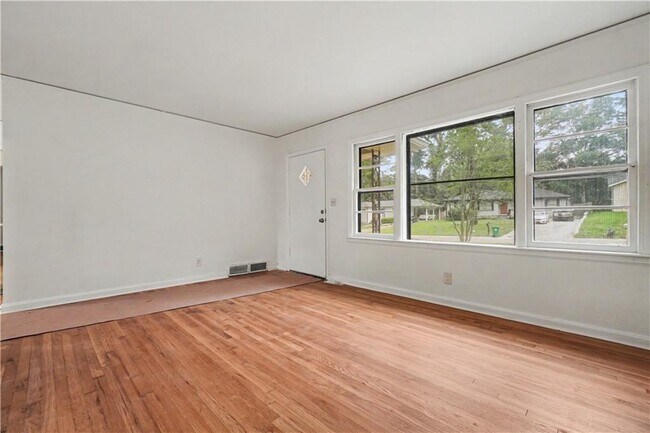 Building Photo - 2939 Belvedere Ln