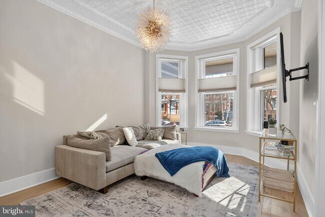 Foto del edificio - 32 Adams St NW